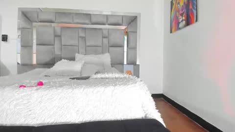 Candy  And Andy  online show from December 2025 01:43:01 AM