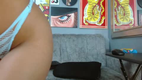 Snapshot of candy_biitch chatting on September 2025 02:31:01 PM Candy biitch online show from September 2025 02:31:01 PM