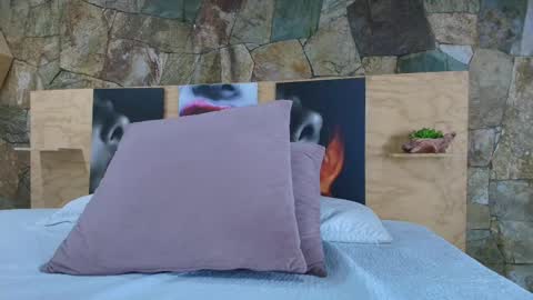 Jolie online show from September 2025 09:28:02 PM