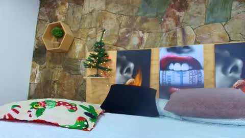 Jolie online show from December 2025 08:14:01 PM