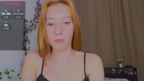 candy_flosse online show from September 2025 09:22:02 AM