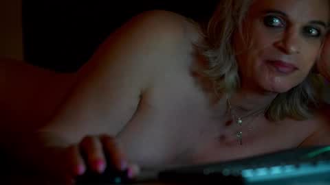 ExtraCandy online show from November 2025 10:07:01 AM