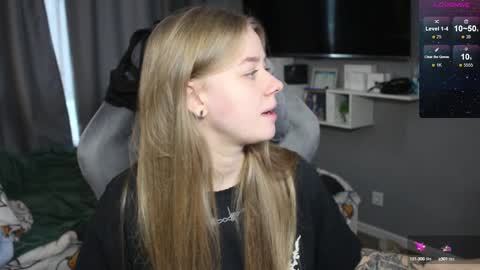 Snapshot of candy_meggie chatting on December 2024 12:05:02 PM Megan online show from December 2024 12:05:02 PM