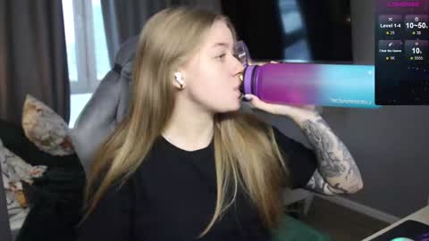 Snapshot of candy_meggie chatting on January 2025 12:56:01 PM Megan online show from January 2025 12:56:01 PM