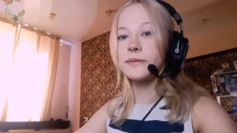 Mia online show from April 2026 11:26:02 AM