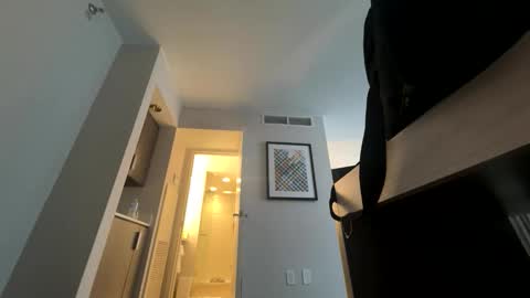 candyclaws05 online show from April 2026 01:31:01 PM