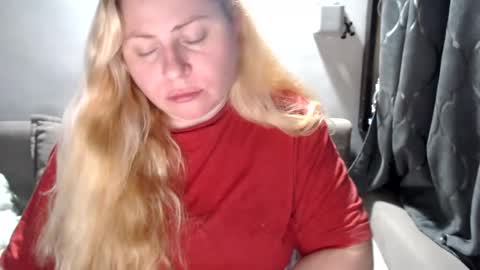 Laura online show from February 2025 08:10:01 PM