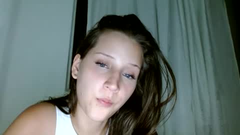 Snapshot of candygirlsweett chatting on February 2025 12:22:02 AM CandySweetGril online show from February 2025 12:22:02 AM