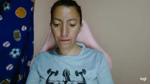 Snapshot of candymilfff chatting on May 2026 04:17:01 AM candymilfff online show from May 2026 04:17:01 AM