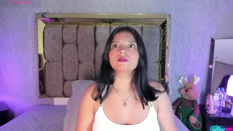 Snapshot of candys_victoria chatting on April 2026 05:05:01 AM Candys Victoria online show from April 2026 05:05:01 AM