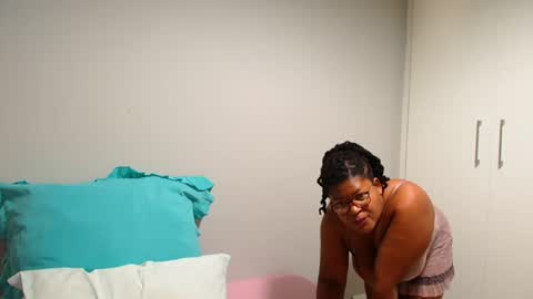 Snapshot of candyyumsaerolaxx chatting on July 2026 06:05:01 AM candyyumsaerolaxx online show from July 2026 06:05:01 AM
