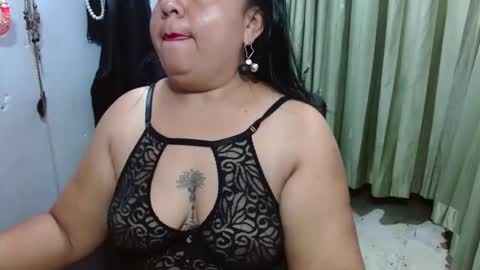 CanelaCollins online show from December 2025 05:01:01 AM