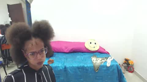 Snapshot of canella_hotx chatting on December 2024 03:42:02 PM Canela online show from December 2024 03:42:02 PM
