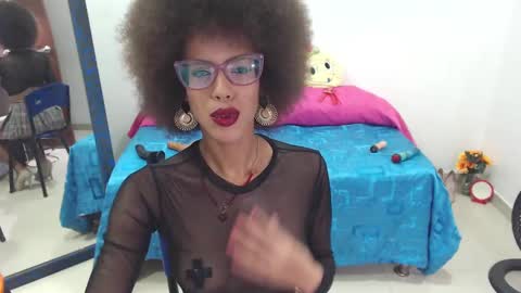 Snapshot of canella_hotx chatting on December 2024 09:15:01 PM Canela online show from December 2024 09:15:01 PM