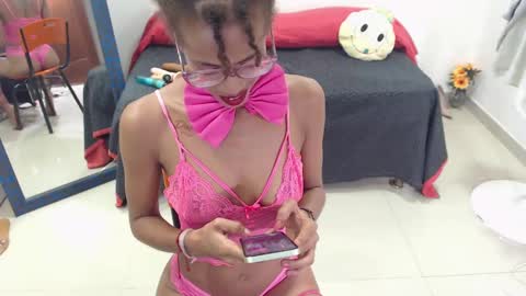 Snapshot of canella_hotx chatting on December 2024 08:25:02 PM Canela online show from December 2024 08:25:02 PM