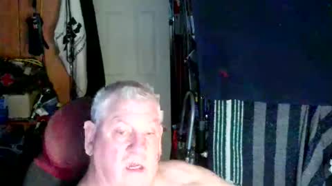 canoelicker69 online show from October 2025 07:35:02 PM