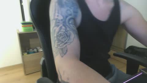 Snapshot of capoo89 chatting on December 2024 07:43:02 PM Chriz online show from December 2024 07:43:02 PM