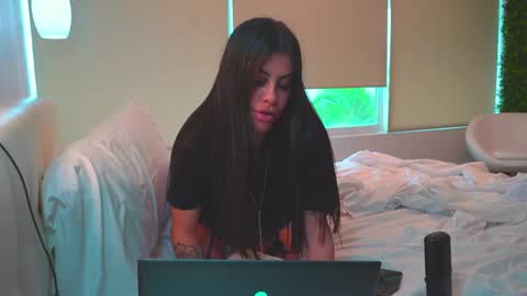 Miyah online show from September 2025 11:26:02 PM