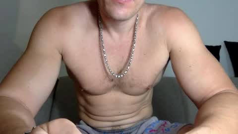 Snapshot of capt_oliver chatting on May 2026 09:06:02 AM follow my twitter online show from May 2026 09:06:02 AM