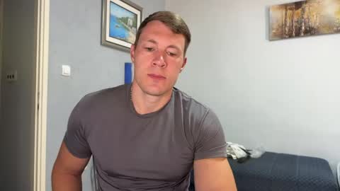 Snapshot of capt_oliver chatting on May 2026 09:38:01 AM follow my twitter online show from May 2026 09:38:01 AM
