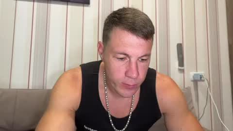 Snapshot of capt_oliver chatting on June 2026 10:19:02 AM follow my twitter online show from June 2026 10:19:02 AM