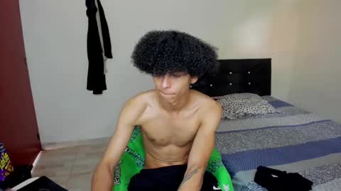 Carlos and Cristian  online show from September 2025 07:25:01 PM