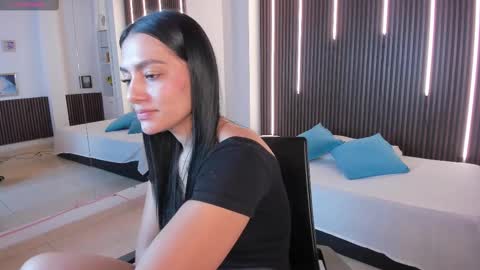 Carina online show from September 2025 12:40:02 PM