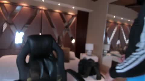 Carina online show from November 2025 11:56:02 AM