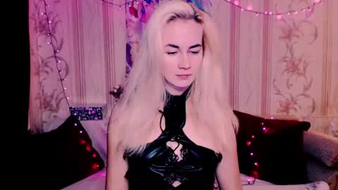 Snapshot of carinfox chatting on July 2026 08:33:01 PM Carin online show from July 2026 08:33:01 PM