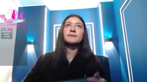 Carito online show from November 2025 04:01:02 AM