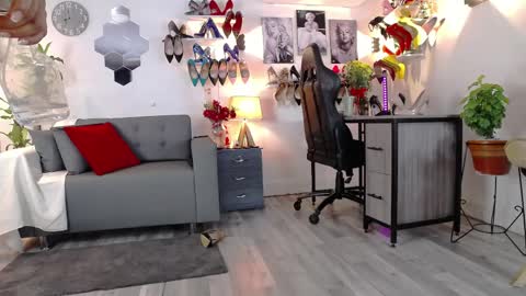 Carla independent model    online show from April 2026 01:58:01 AM