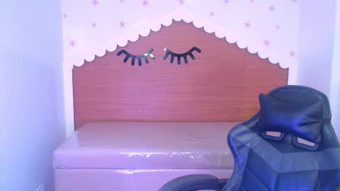 CARLYE   online show from December 2025 03:26:02 AM