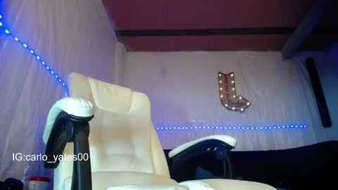 Snapshot of carlo_yates27 chatting on May 2026 09:30:02 PM carlo yates thx for help me to reach 100 thumps up online show from May 2026 09:30:02 PM