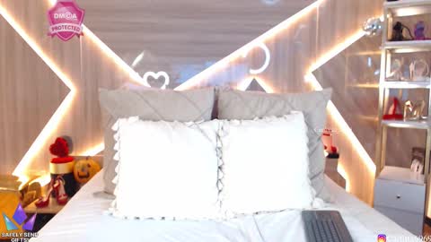 Carla Carla  I am sensual goddes and i was born for loveworshipping and enjoyment. online show from November 2025 05:37:01 PM