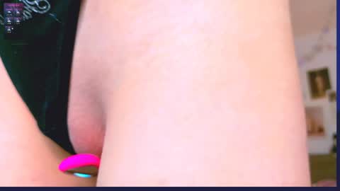 Snapshot of carmen__crybaby chatting on May 2026 09:08:01 PM carmen__crybaby online show from May 2026 09:08:01 PM
