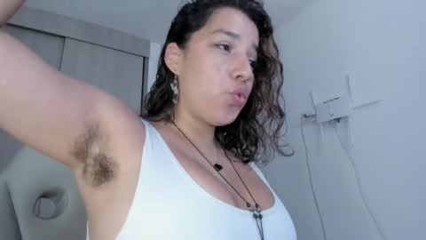 Snapshot of carmesix__ chatting on May 2026 01:40:02 PM carmesix__ online show from May 2026 01:40:02 PM
