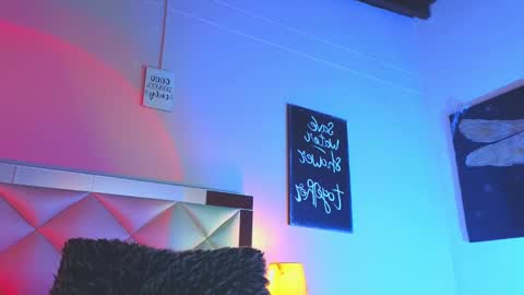 Carolina   online show from December 2024 08:42:02 AM