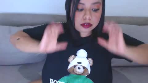 Caroling online show from April 2026 05:54:01 PM