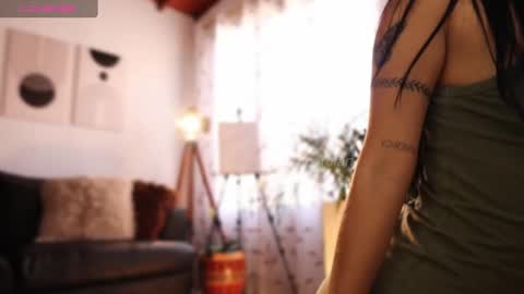 Snapshot of carolart chatting on January 2025 04:37:02 PM carolart online show from January 2025 04:37:02 PM