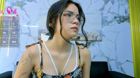 Snapshot of carolina11_pm chatting on June 2026 01:51:02 AM CAROLINA online show from June 2026 01:51:02 AM