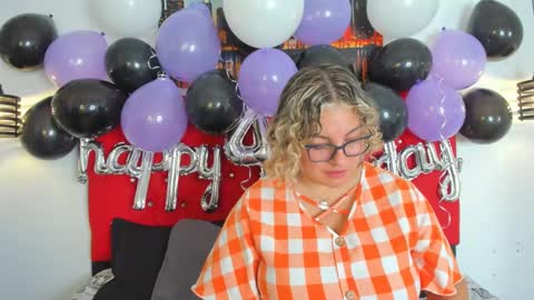 Carolina online show from October 2025 03:07:02 PM