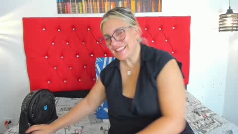 Carolina online show from October 2025 04:38:02 PM