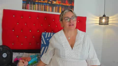 Carolina online show from November 2025 04:51:02 PM