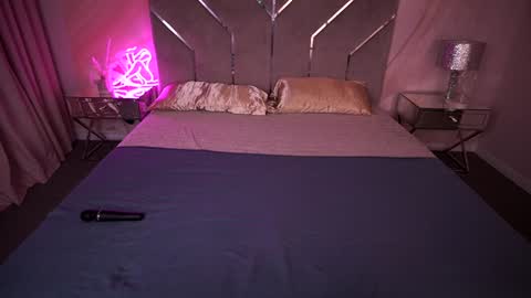 Snapshot of carolinadia chatting on January 2025 08:59:02 PM carolinadia online show from January 2025 08:59:02 PM