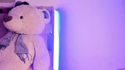 caroline 3 online show from October 2025 03:23:02 AM