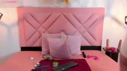 Snapshot of caroline_daring chatting on July 2026 12:11:01 PM caroline daring online show from July 2026 12:11:01 PM