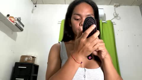 caroline_east online show from March 2026 12:02:02 PM