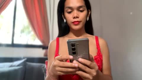 caroline_east online show from April 2026 01:23:02 AM