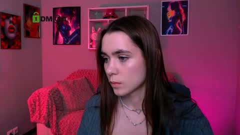 Snapshot of caroline_honeyy chatting on June 2026 11:20:02 AM Caroline online show from June 2026 11:20:02 AM