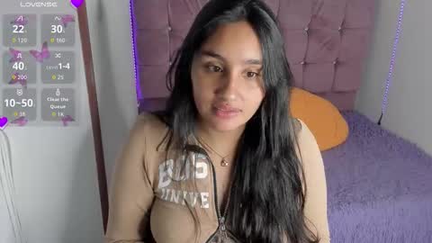 caroline_rodriguez_9 online show from September 2025 11:52:01 PM